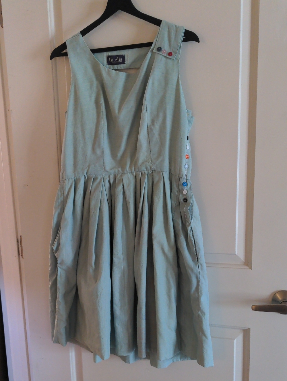 Liz Alig Women’s Mint Green Pleated Sleeveless Dress